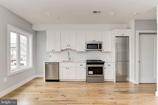 Foto del edificio - 911 Evarts St NE