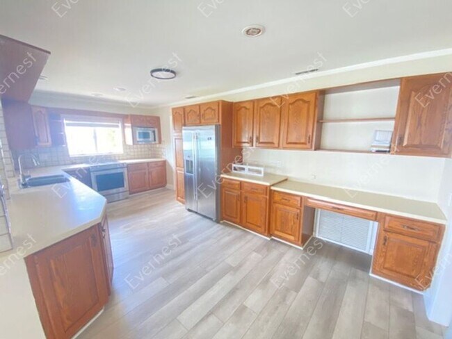 Building Photo - 405 Normandy Rd