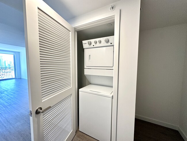 Building Photo - 133 NE 24th St