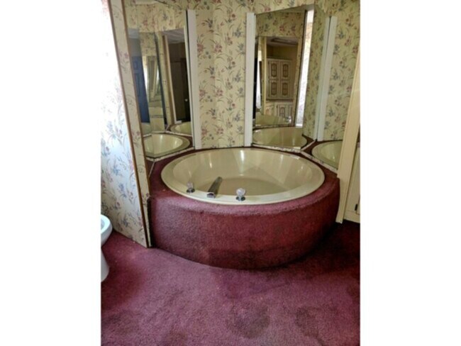 Foto del edificio - 649-95a Hwy 95A N