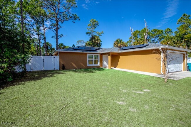 Foto del edificio - 8105 Rolling Ct