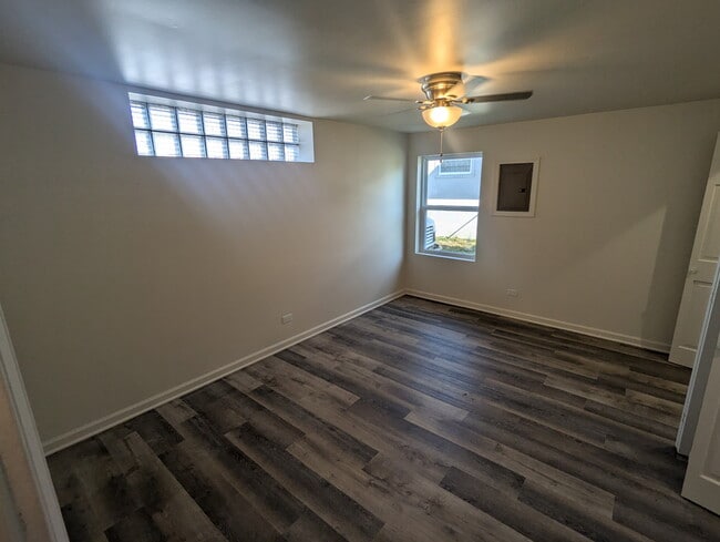 Building Photo - 4022 S Beaumont Ave