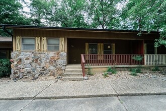 Building Photo - 26 Orantes Pl