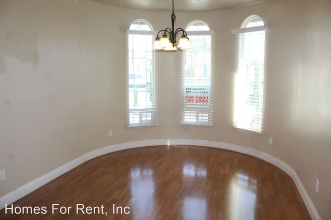 Building Photo - 4 br, 2 bath House - 1093 W. Forest Ave
