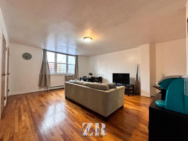 Foto del edificio - 2 bedroom in BROOKLYN NY 11226