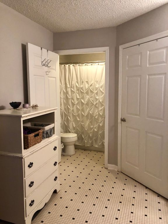 Foto del edificio - 2500 Cranbrook Ln
