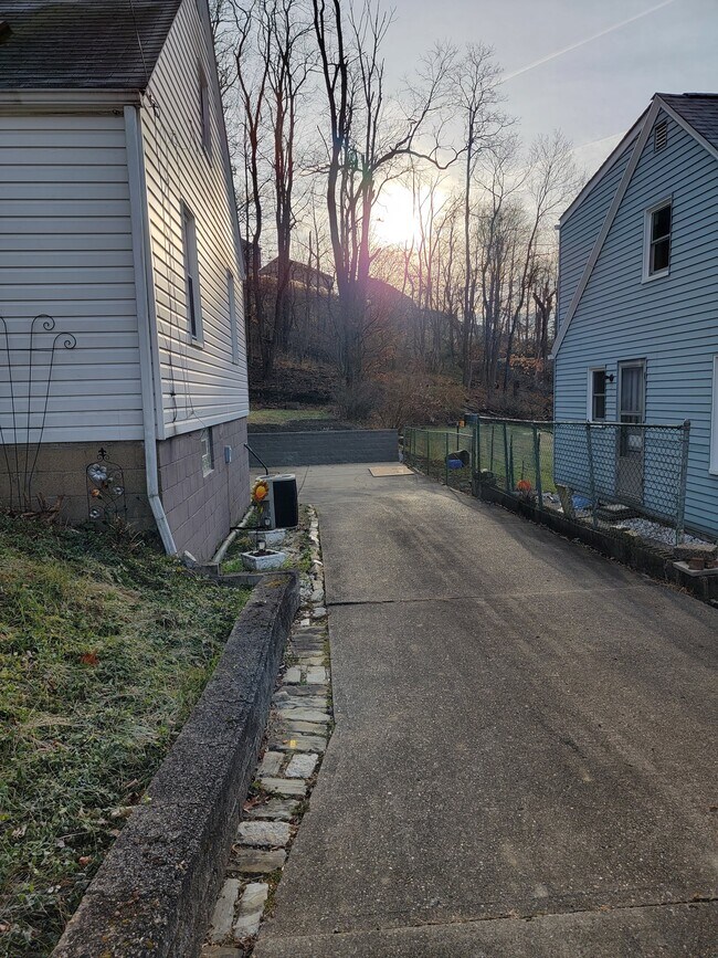 Driveway - 6404 Helen St