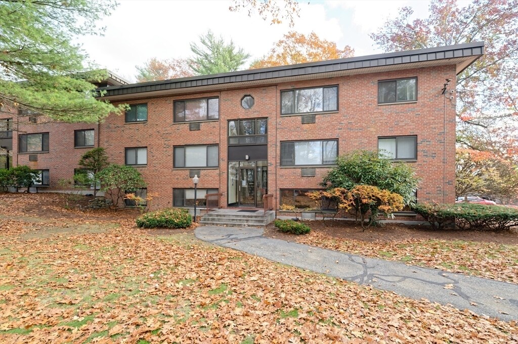 Foto principal - 1325 Worcester Rd