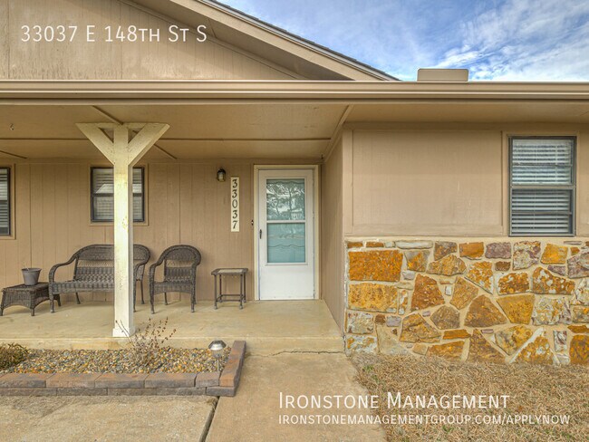 Building Photo - 33037 E 148th Street South