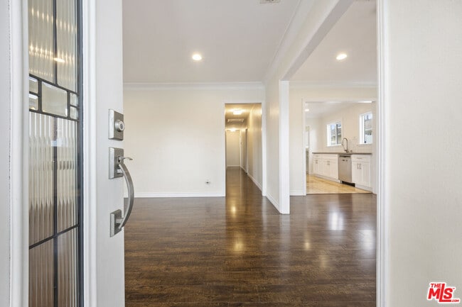 Foto del edificio - 3807 W 59th Pl