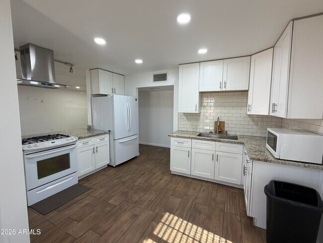 Foto del edificio - 2 E Piedmont Rd