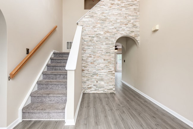 Building Photo - 8128 Slate Ridge Blvd
