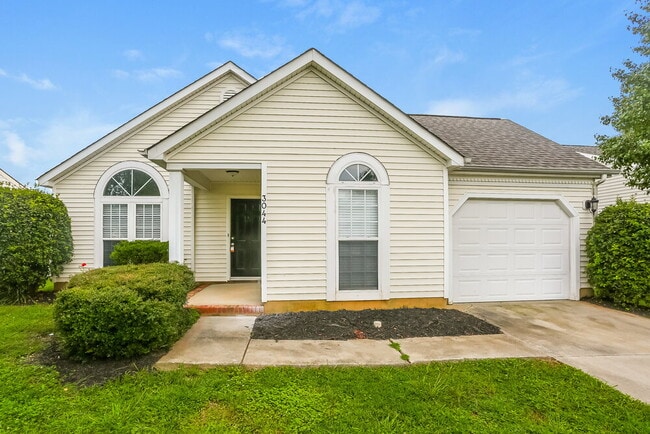 Building Photo - 3044 Hawick Commons Dr