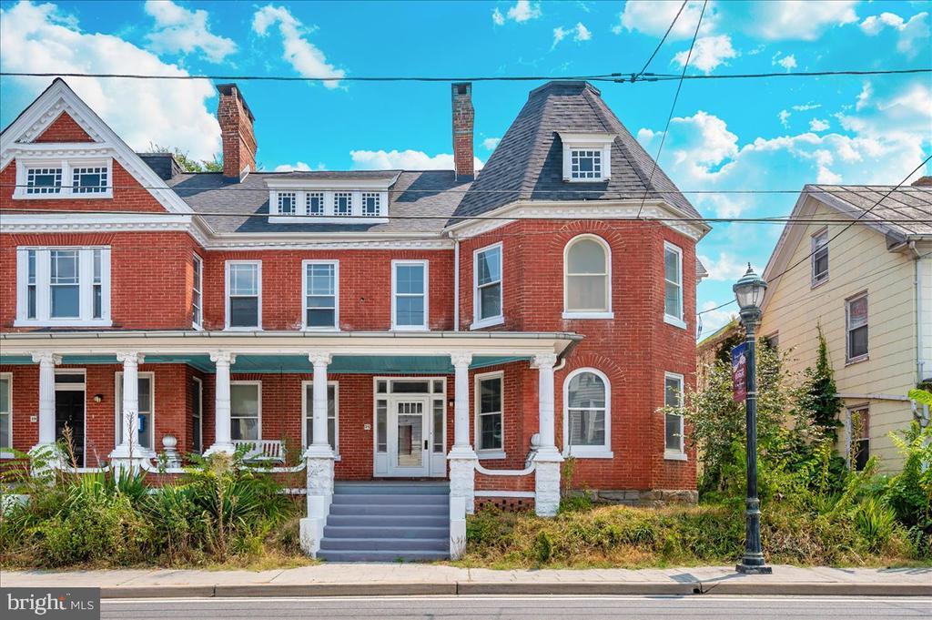 Primary Photo - 21 S Main St