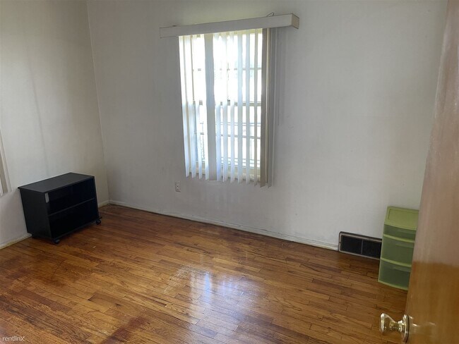 Building Photo - 2 br, 1 bath House - 8150 East Hildale Street