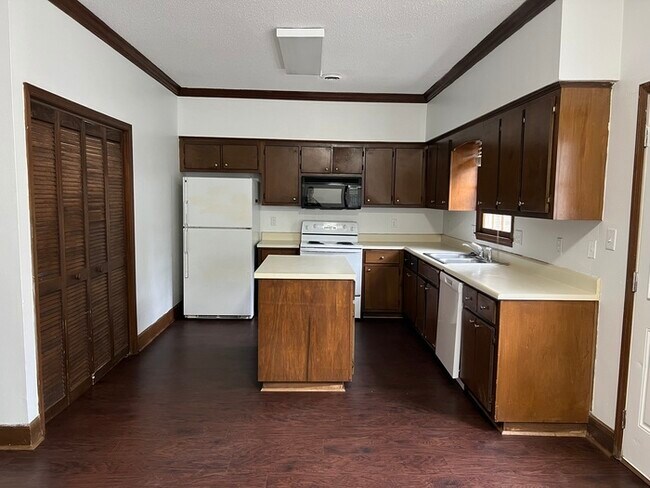 Foto del edificio - 206 Woodburn Club Ln