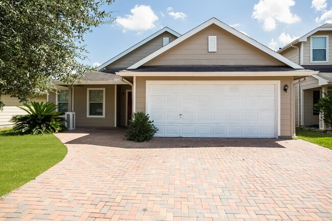 Building Photo - 19722 Twin Rivers Dr
