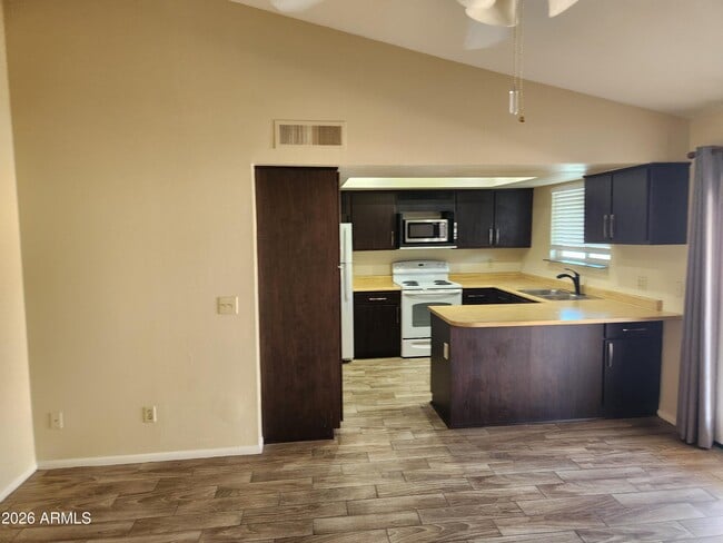 Building Photo - 15641 N 63rd Way