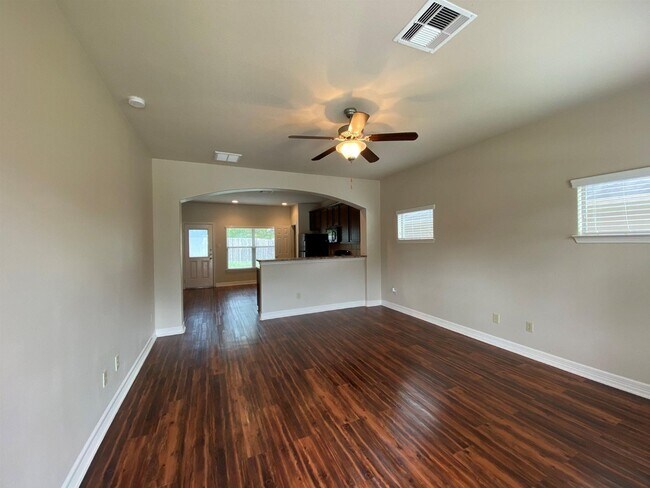 Building Photo - 309 Woodland Hills Drive Apt #B, Conroe, T...