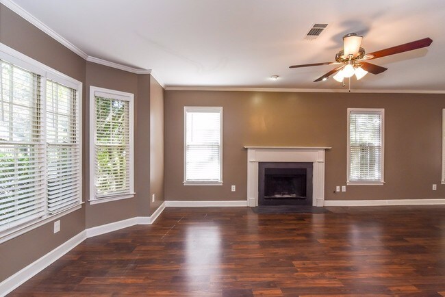 Building Photo - 1460 Gabriel Dr