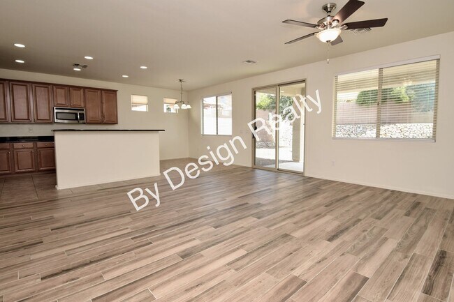 Foto del edificio - Immaculate Willow Ridge 4 Bedroom 2 Bath