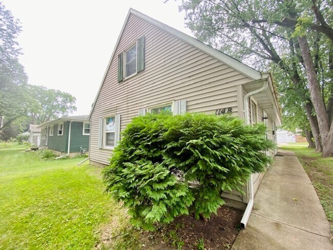 Building Photo - Oakland Ave. Duplex