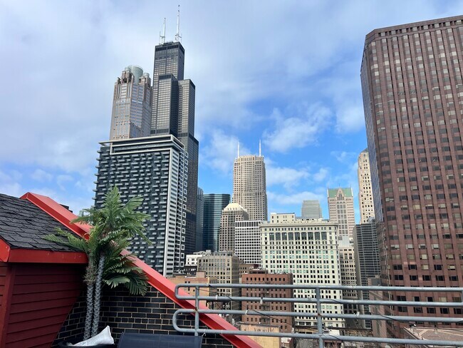 Foto del edificio - 161 W Harrison St