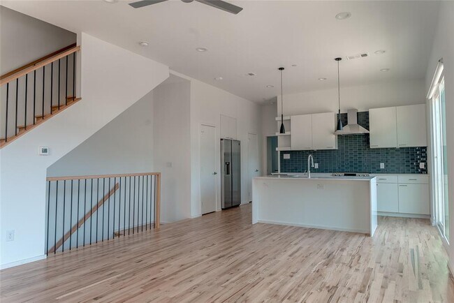 Foto del edificio - 5931 Ross Ave