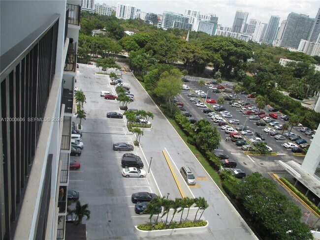 Building Photo - 1865 Brickell Ave