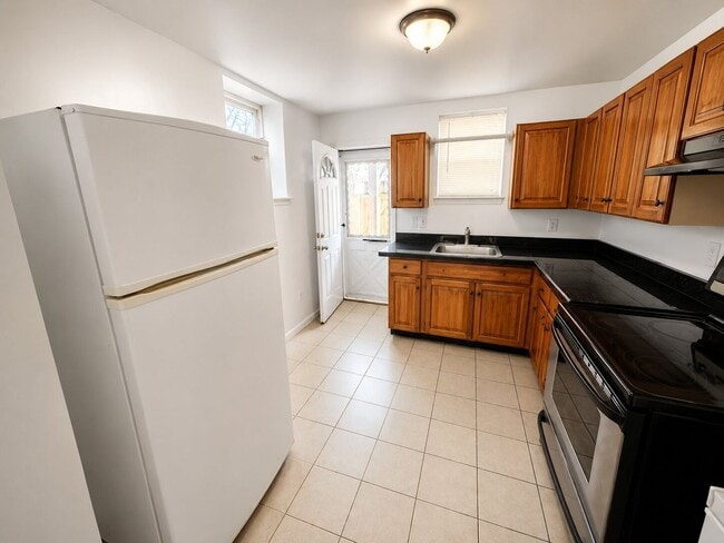 Foto del edificio - South Philly Gem in Grays Ferry – Updated Rowhome with Basement
