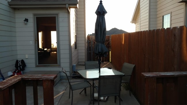 Building Photo - 2249 Saddlebrook Dr