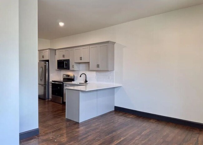 Foto del edificio - 709 N Duke St