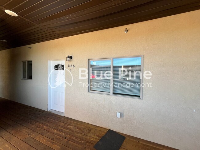 Foto del edificio - 1446 E 17th St