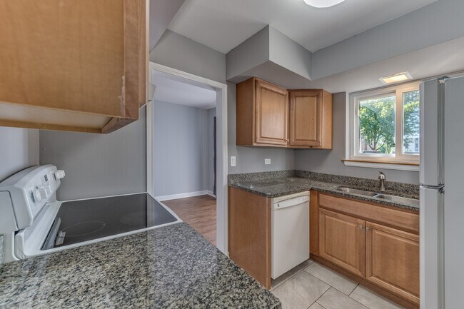 Building Photo - 1420 Shermer Rd
