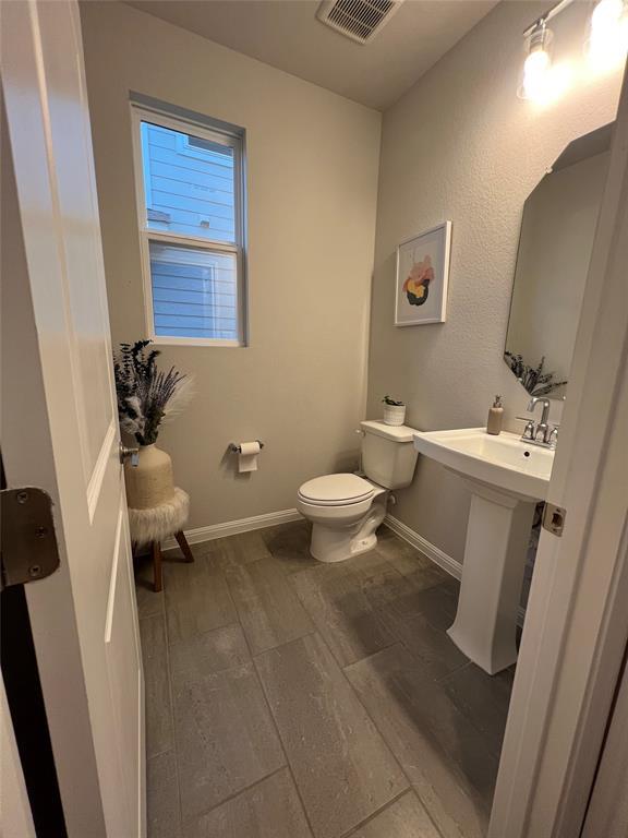 Building Photo - 107 Hornbill Dr