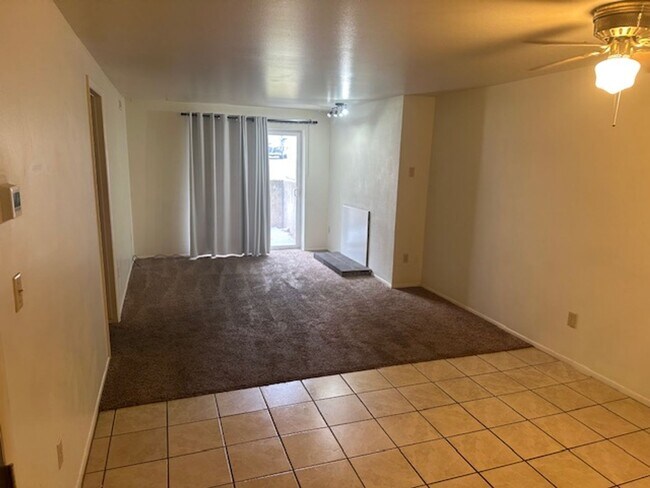 Foto del edificio - Meadow lane condo, South Ogden