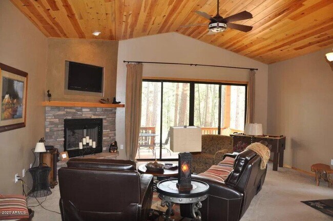 Building Photo - 2721 Snowberry Loop