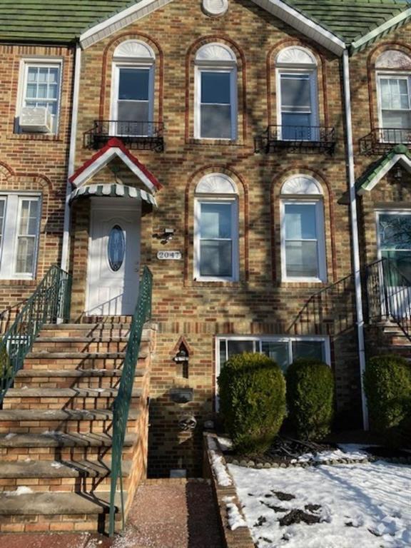 South Shore Brooklyn Apartments for Rent with Hardwood Floors