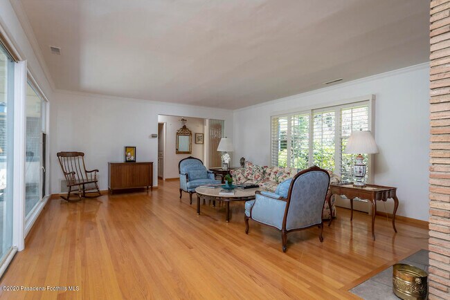 Foto del edificio - 4815 Gould Ave