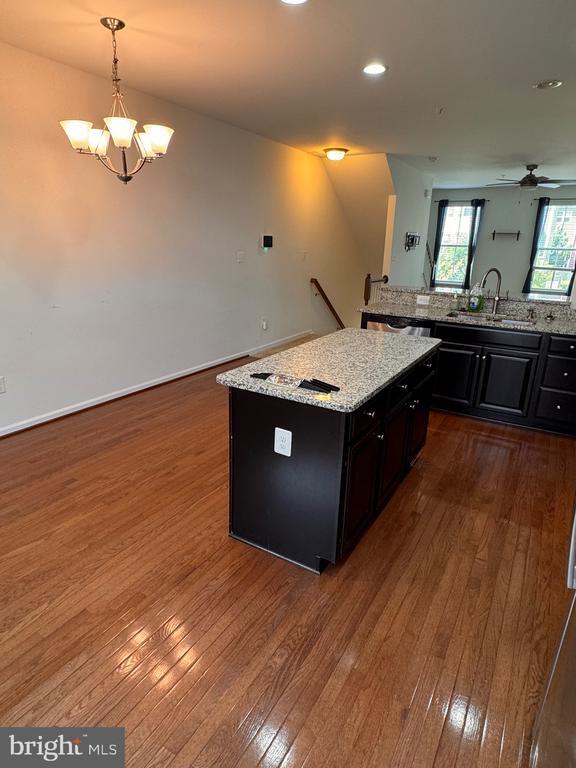 Building Photo - 624 Ravenwood Dr