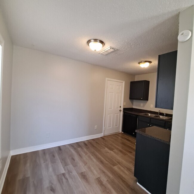 Building Photo - 3340 Burgess Dr