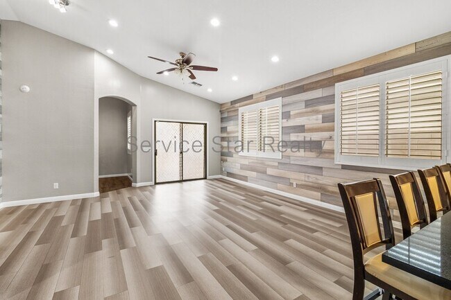 Foto del edificio - 9012 W Fullam St