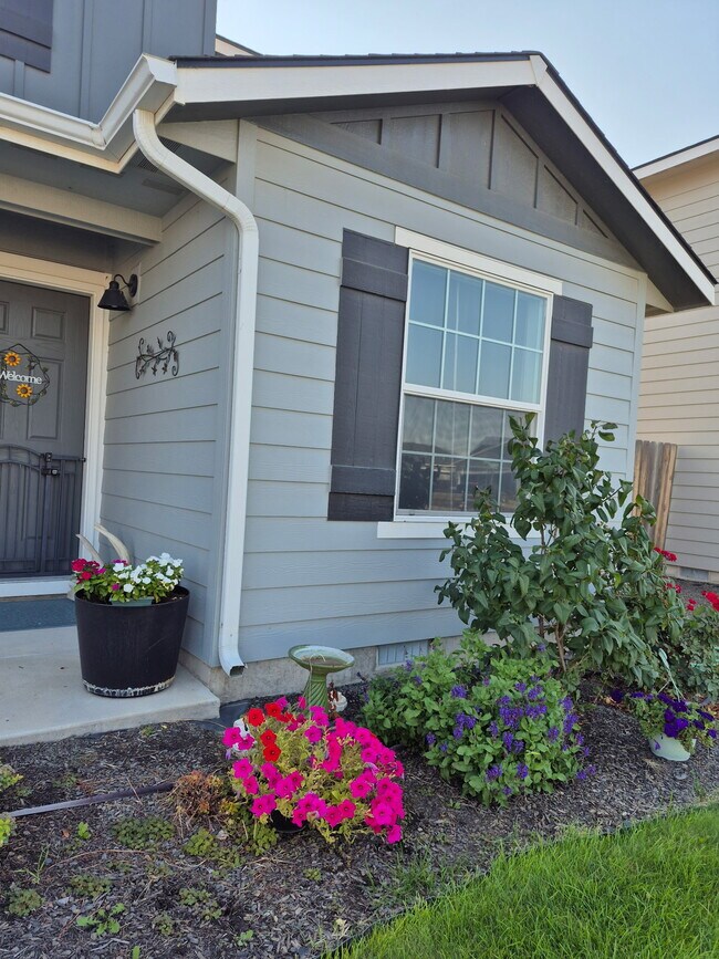 Foto del edificio - 16895 Chambers Way