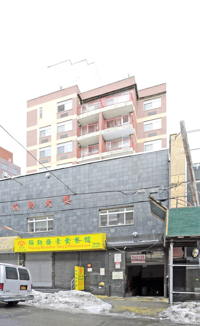 Building Photo - 13537 37th Ave