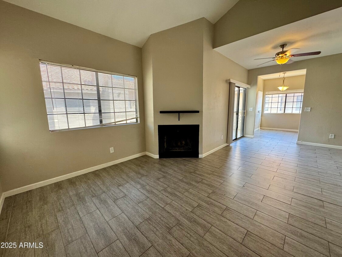 Foto principal - 930 N Mesa Dr