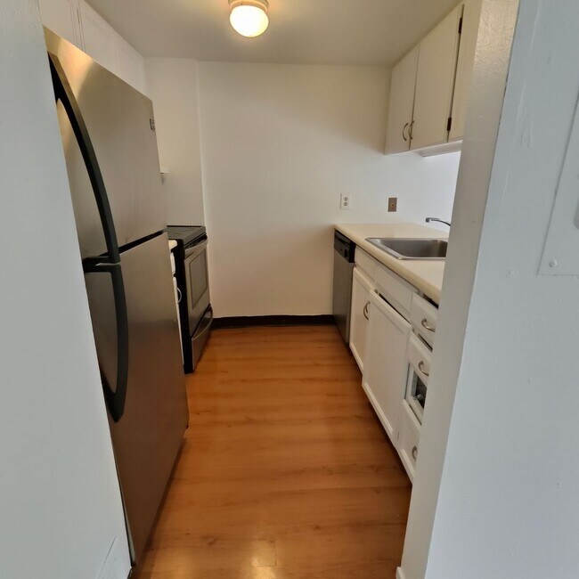 Building Photo - Two Bedroom Condo For Rent In Downtown Bou...