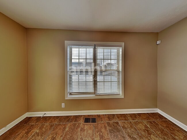 Building Photo - 1116 Chinook Cir