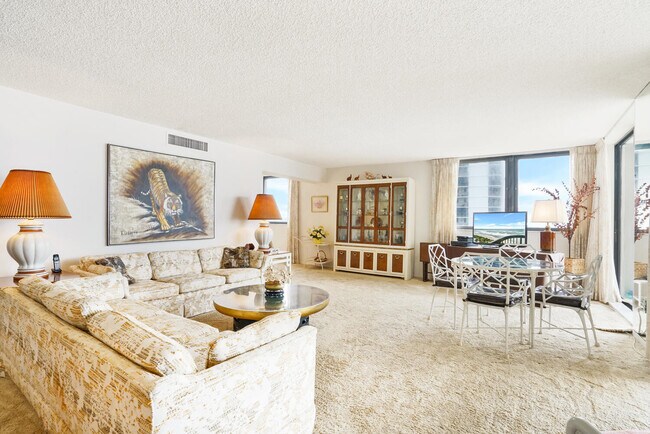 Foto del edificio - 5380 N Ocean Dr