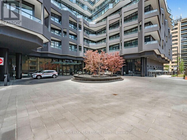 Photo du bâtiment - 120 Broadway Ave