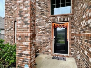 Building Photo - 31603 Rosebud Vly Ln